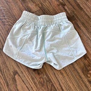 Lululemon Hotty Hot Mid-Rise Lined Short Size 4